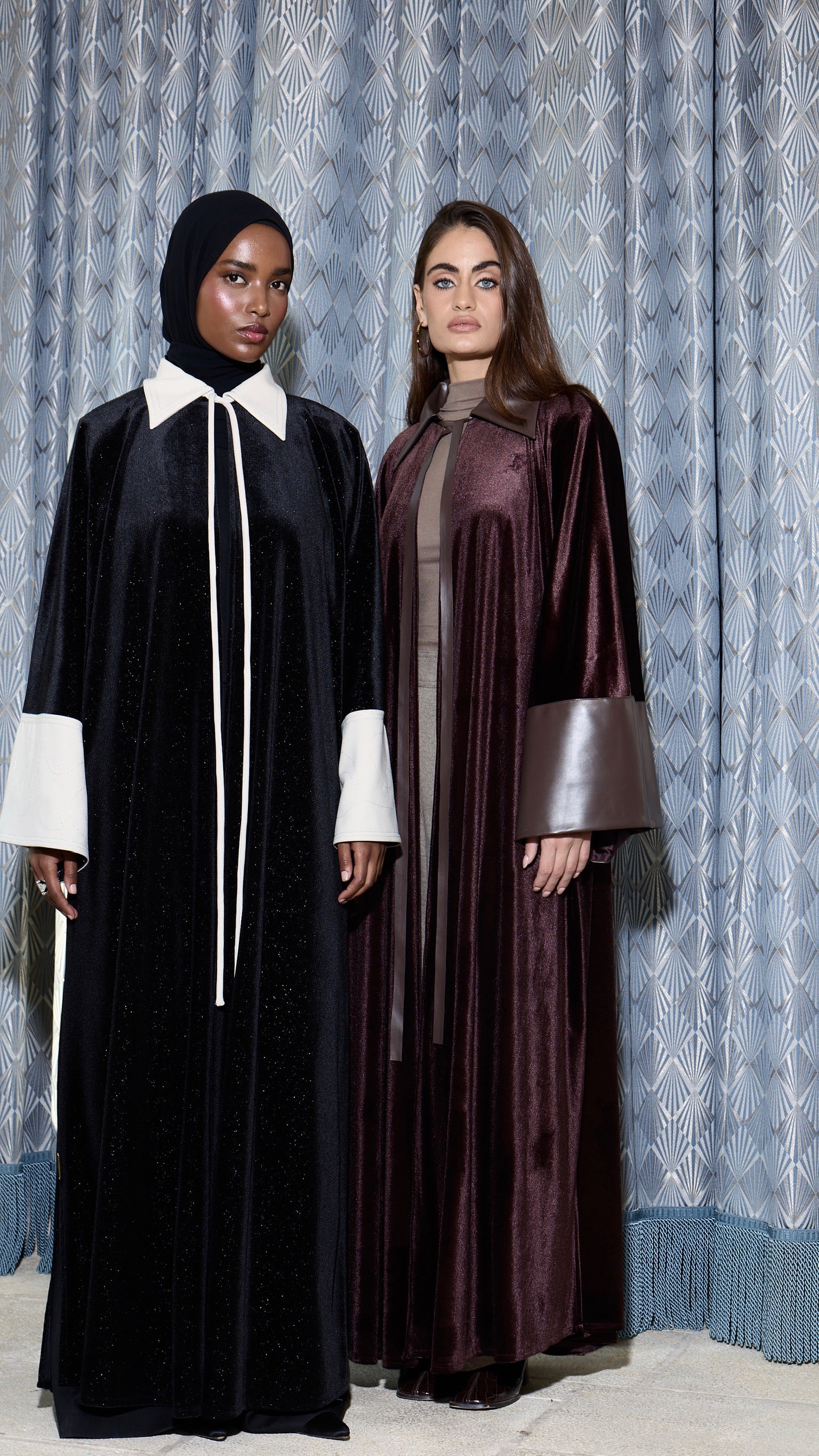 velvet cloak - black/beige